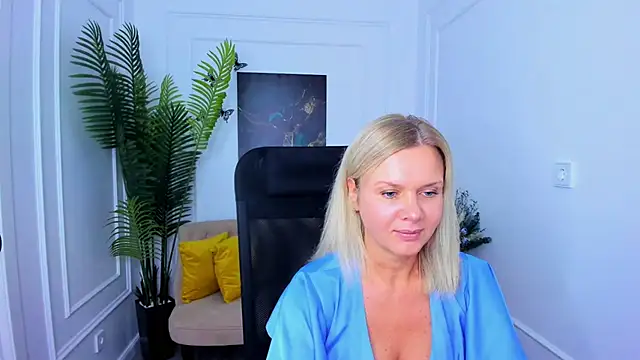 AgathaKlouin online show from 11-27-25, 07:03