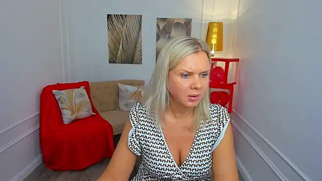 Snapshot of AgathaKlouin chatting on 02-10-26, 07:13 AgathaKlouin online show from 02-10-26, 07:13