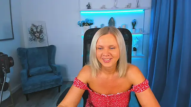 AgathaKlouin online show from 10-04-25, 07:37