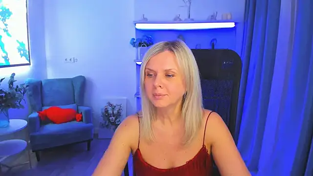 AgathaKlouin online show from 03-26-26, 07:45