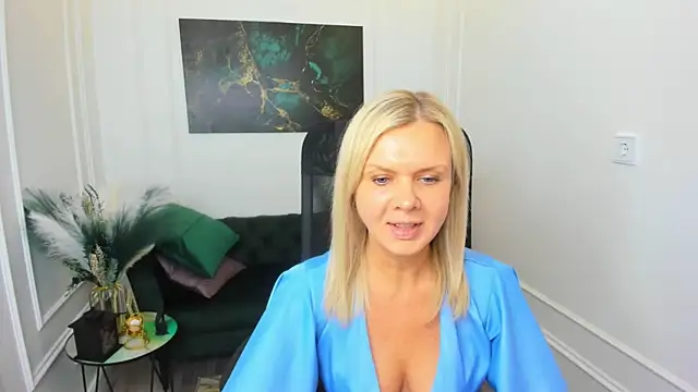 Snapshot of AgathaKlouin chatting on 02-28-26, 11:32 AgathaKlouin online show from 02-28-26, 11:32