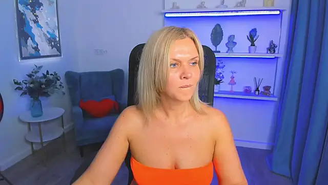 AgathaKlouin online show from 05-07-26, 07:39