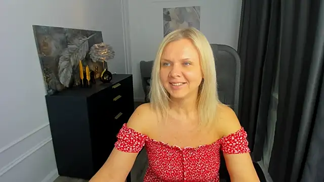 AgathaKlouin online show from 03-31-26, 07:27