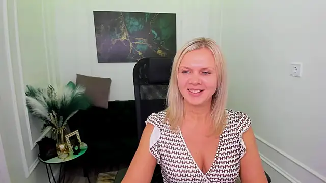 Snapshot of AgathaKlouin chatting on 02-22-26, 11:45 AgathaKlouin online show from 02-22-26, 11:45