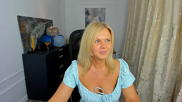 AgathaKlouin online show from 05-30-26, 11:16