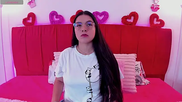 Snapshot of Alice_Summer1 chatting on 02-06-26, 09:33 Alice Summer1 online show from 02-06-26, 09:33