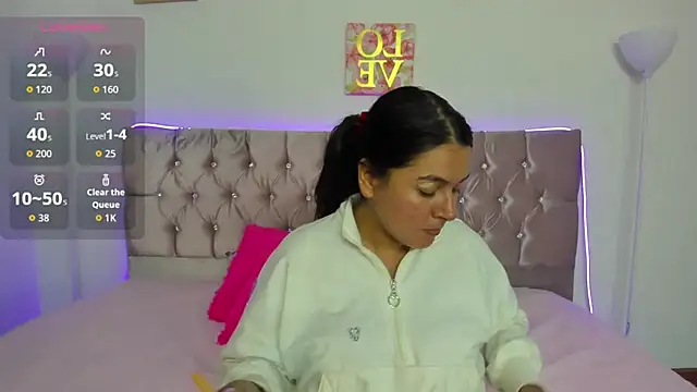 Snapshot of Alice_Summer1 chatting on 02-26-26, 10:10 Alice Summer1 online show from 02-26-26, 10:10