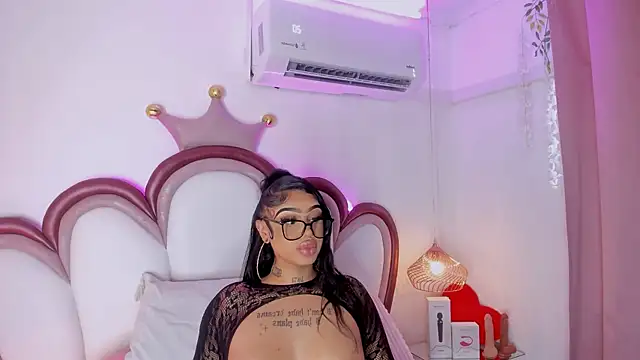 Mia Jansen online show from 05-18-26, 02:11