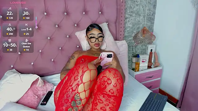 Mia Jansen online show from 12-22-25, 02:39