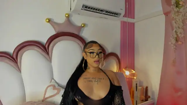 Snapshot of Mia_Jansen chatting on 07-21-26, 01:56 Mia Jansen online show from 07-21-26, 01:56