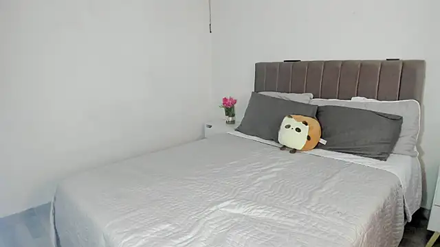 Ori valentina online show from 09-19-25, 07:51