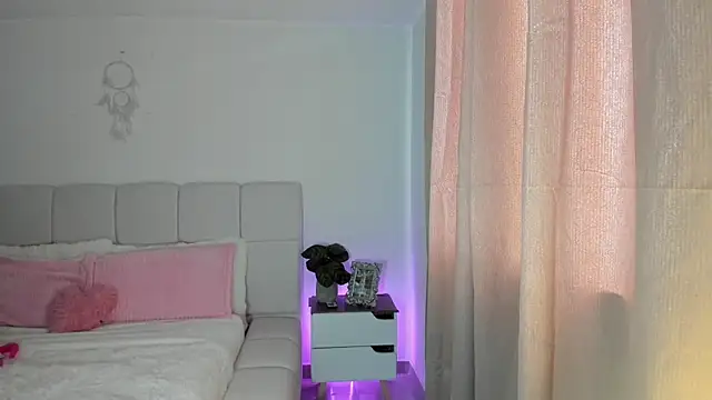Ori valentina online show from 05-09-26, 07:06