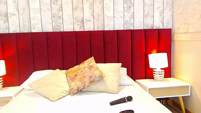 EmilyKnight online show from 02-15-25, 07:39