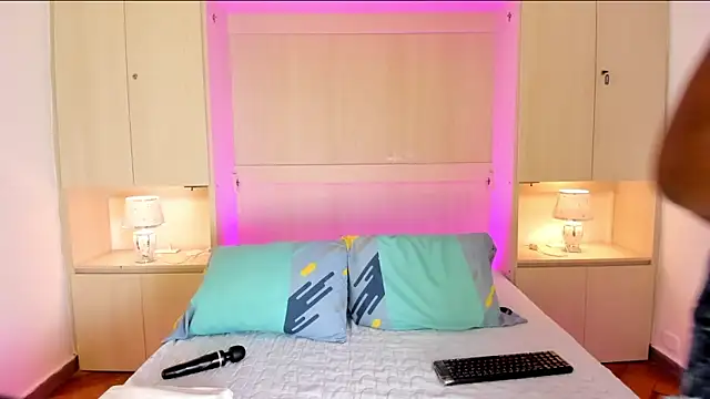 EmilyyStuart online show from 02-06-26, 07:43