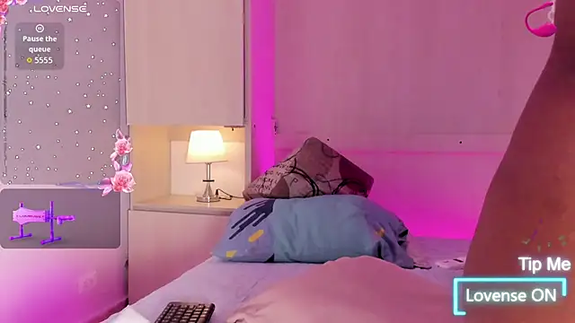 EmilyyStuart online show from 02-20-26, 06:26