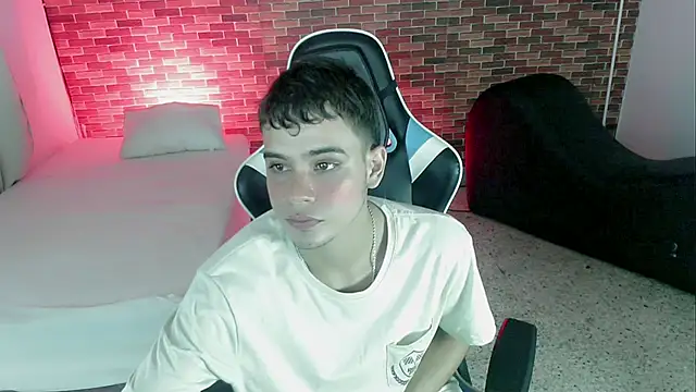 Snapshot of zacariasss_ chatting on 09-21-25, 03:11 zacariasss  online show from 09-21-25, 03:11