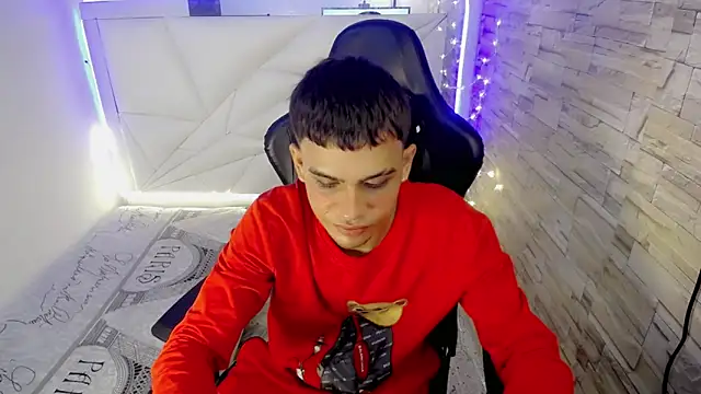 Snapshot of zacariasss_ chatting on 12-06-24, 07:50 zacariasss  online show from 12-06-24, 07:50