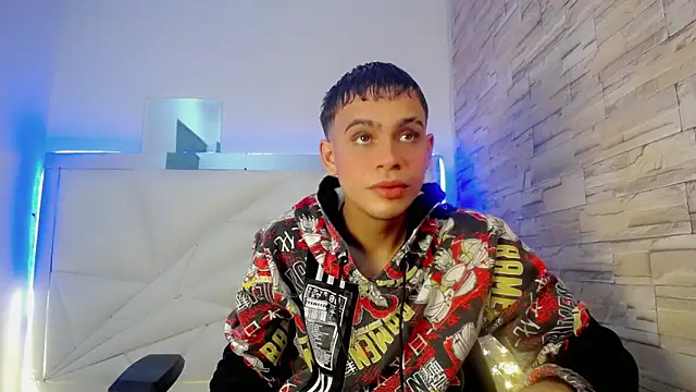 Snapshot of zacariasss_ chatting on 12-04-24, 12:02 zacariasss  online show from 12-04-24, 12:02