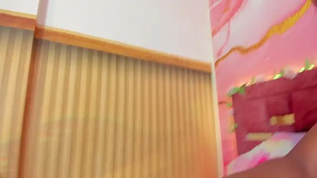 Snapshot of melody_paris chatting on 03-27-26, 11:00 melody paris online show from 03-27-26, 11:00