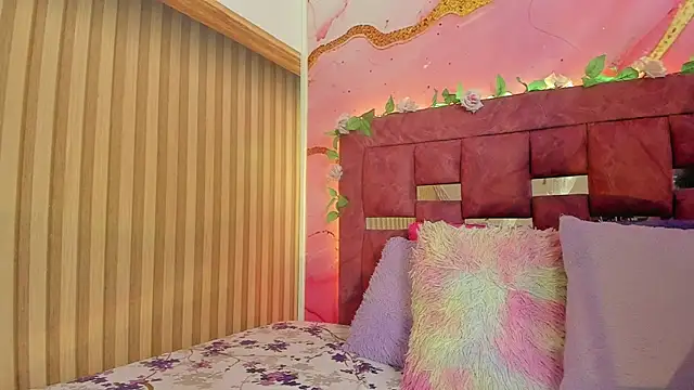 Snapshot of melody_paris chatting on 04-10-26, 10:55 melody paris online show from 04-10-26, 10:55