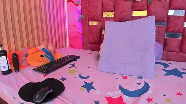 melody paris online show from 03-21-25, 02:18