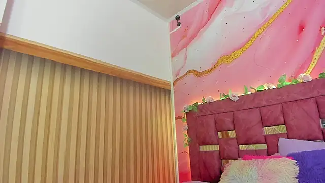 Snapshot of melody_paris chatting on 04-14-26, 10:53 melody paris online show from 04-14-26, 10:53