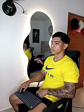 Andrew wolf7 online show from 10-05-25, 01:51