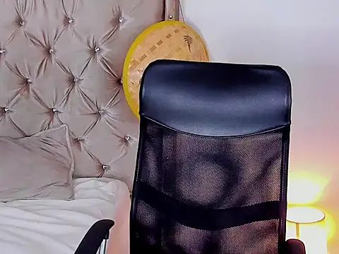 Andrew wolf7 online show from 09-11-25, 04:34