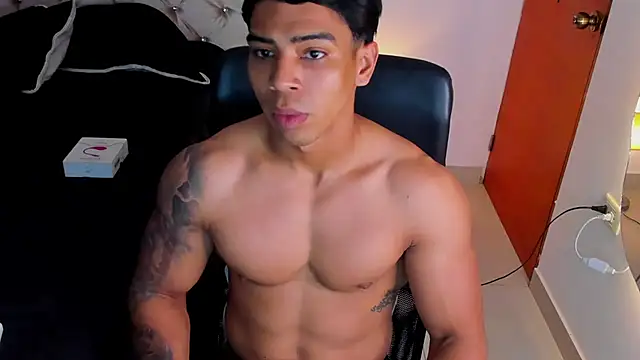 Andrew wolf7 online show from 11-07-25, 06:56