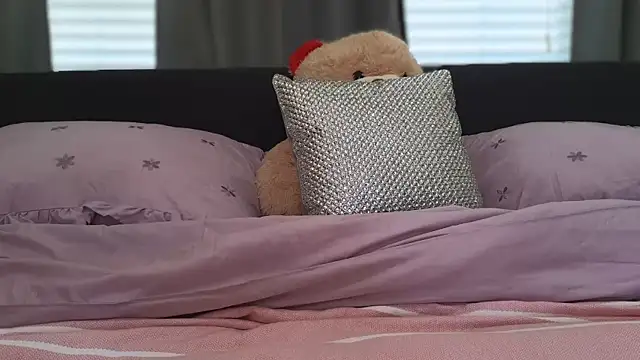 Snapshot of longislandprincess chatting on 03-14-26, 07:09 longislandprincess online show from 03-14-26, 07:09