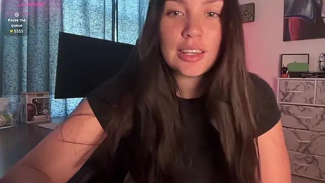 sweetsariaah online show from 11-21-25, 06:07