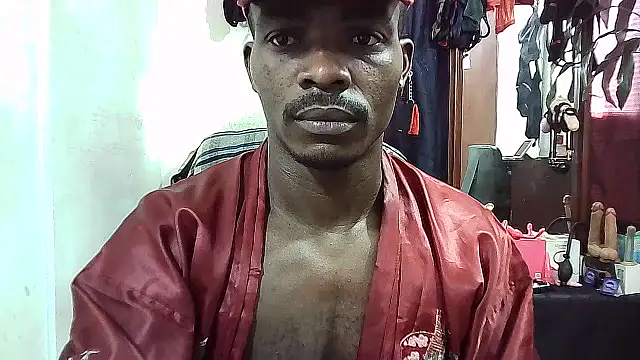 Snapshot of yezz3011 chatting on 12-15-25, 12:11 yezz3011 online show from 12-15-25, 12:11