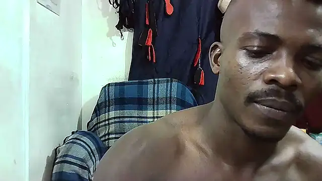 Snapshot of yezz3011 chatting on 12-20-25, 12:24 yezz3011 online show from 12-20-25, 12:24