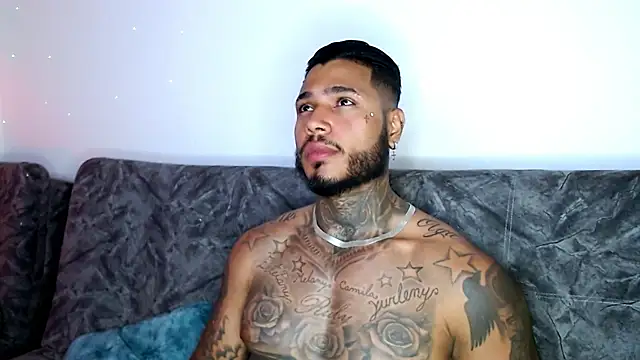 Snapshot of Exotic_tatto27121 chatting on 01-17-25, 12:10 Exotic tatto27121 online show from 01-17-25, 12:10