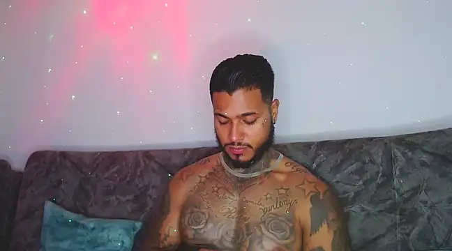 Snapshot of Exotic_tatto27121 chatting on 01-19-25, 07:15 Exotic tatto27121 online show from 01-19-25, 07:15