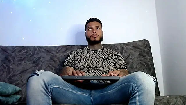 Snapshot of Exotic_tatto27121 chatting on 12-30-24, 07:15 Exotic tatto27121 online show from 12-30-24, 07:15