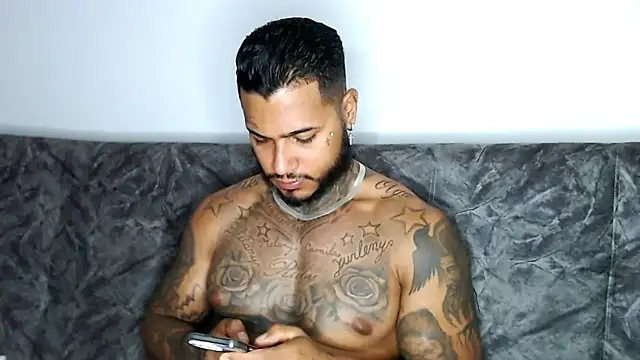 Snapshot of Exotic_tatto27121 chatting on 12-12-24, 04:48 Exotic tatto27121 online show from 12-12-24, 04:48