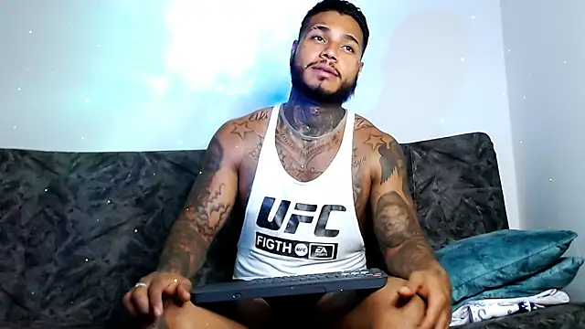 Snapshot of Exotic_tatto27121 chatting on 12-12-24, 07:52 Exotic tatto27121 online show from 12-12-24, 07:52