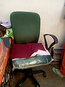 Sony-Model online show from 12-18-25, 04:17