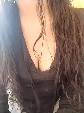 Snapshot of Sweetlovve@xh chatting on 02-15-25, 05:19 Sweetlovvexh online show from 02-15-25, 05:19