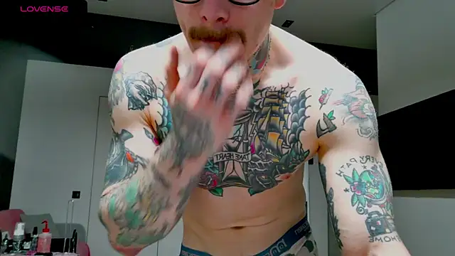 white King9999 online show from 11-21-25, 03:38