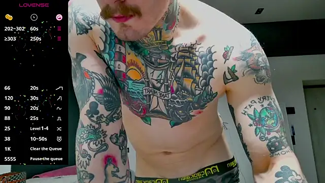 Snapshot of white_King9999 chatting on 10-10-25, 02:45 white King9999 online show from 10-10-25, 02:45