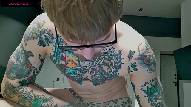 white King9999 online show from 11-17-25, 03:54