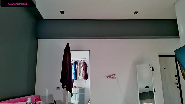 Snapshot of white_King9999 chatting on 10-05-25, 12:18 white King9999 online show from 10-05-25, 12:18