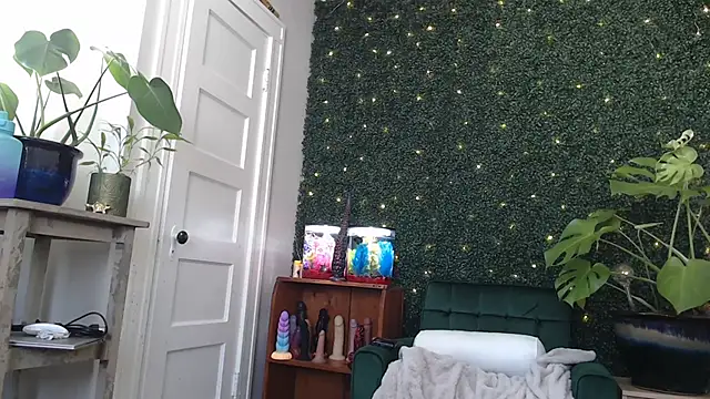 Snapshot of MistressKatie13xxx chatting on 01-07-25, 05:53 MistressKatie13xxx online show from 01-07-25, 05:53