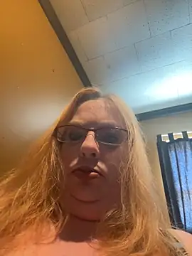 CherishWilliams online show from 04-19-26, 01:56