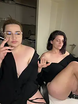 Snapshot of Leya__Droit chatting on 03-23-25, 12:47 Leya Droit online show from 03-23-25, 12:47