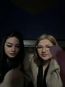 Snapshot of Leya__Droit chatting on 03-10-25, 04:57 Leya Droit online show from 03-10-25, 04:57
