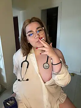 Snapshot of Leya__Droit chatting on 02-19-25, 01:39 Leya Droit online show from 02-19-25, 01:39