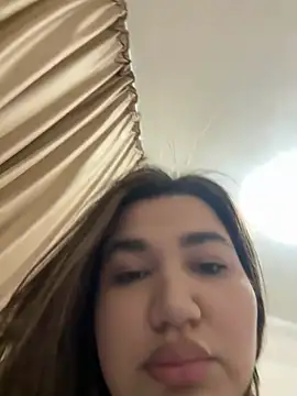 Snapshot of Leya__Droit chatting on 01-03-25, 07:39 Leya Droit online show from 01-03-25, 07:39